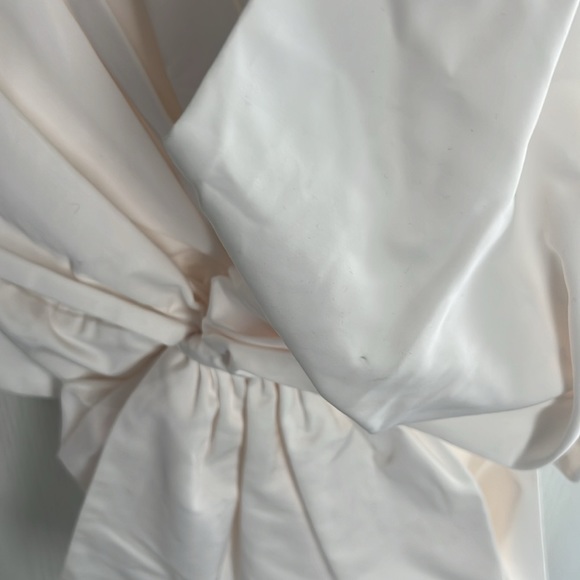 BOW FRONT TOP - Picture 11 of 13